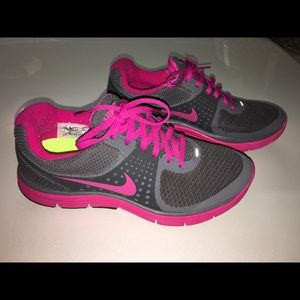 Women’s Nike Lunarswift 4 size 7